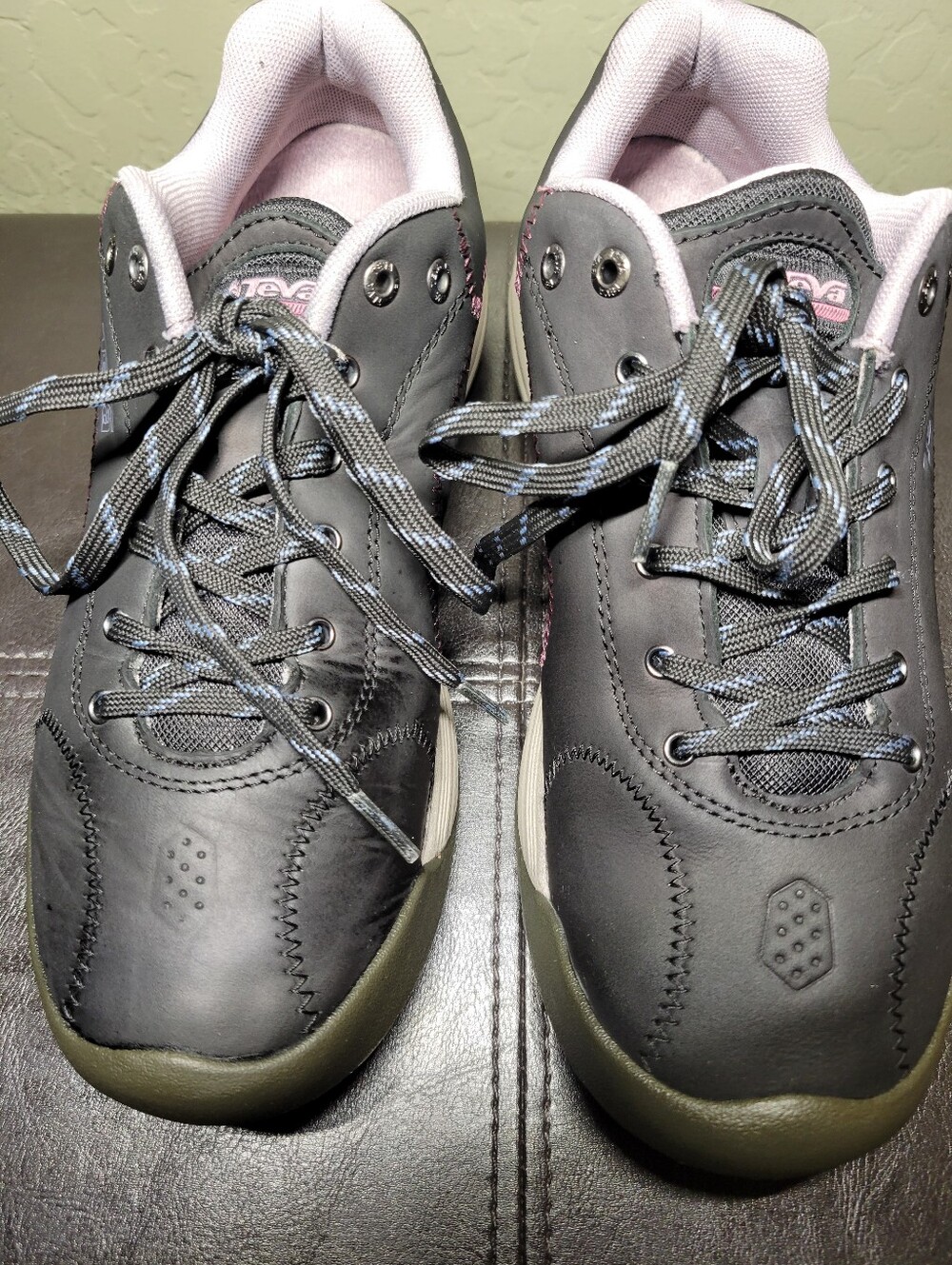 Vintage Teva Fire Trail Hiking Shoes 4061 Women's Size 7.5 Black Gray With Pink